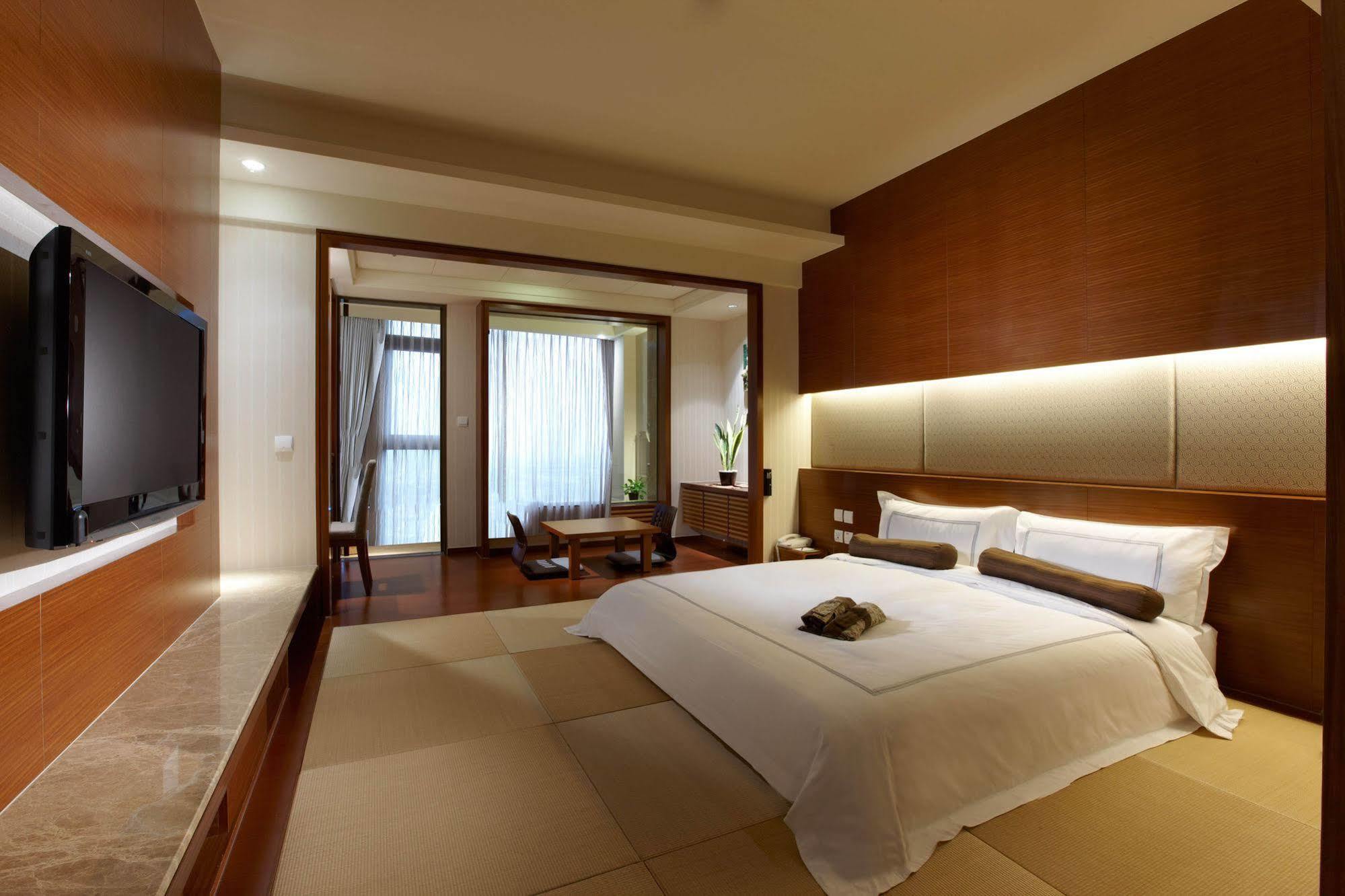 Evergreen Resort Hotel - Jiaosi Джиаоси Екстериор снимка Deluxe Room